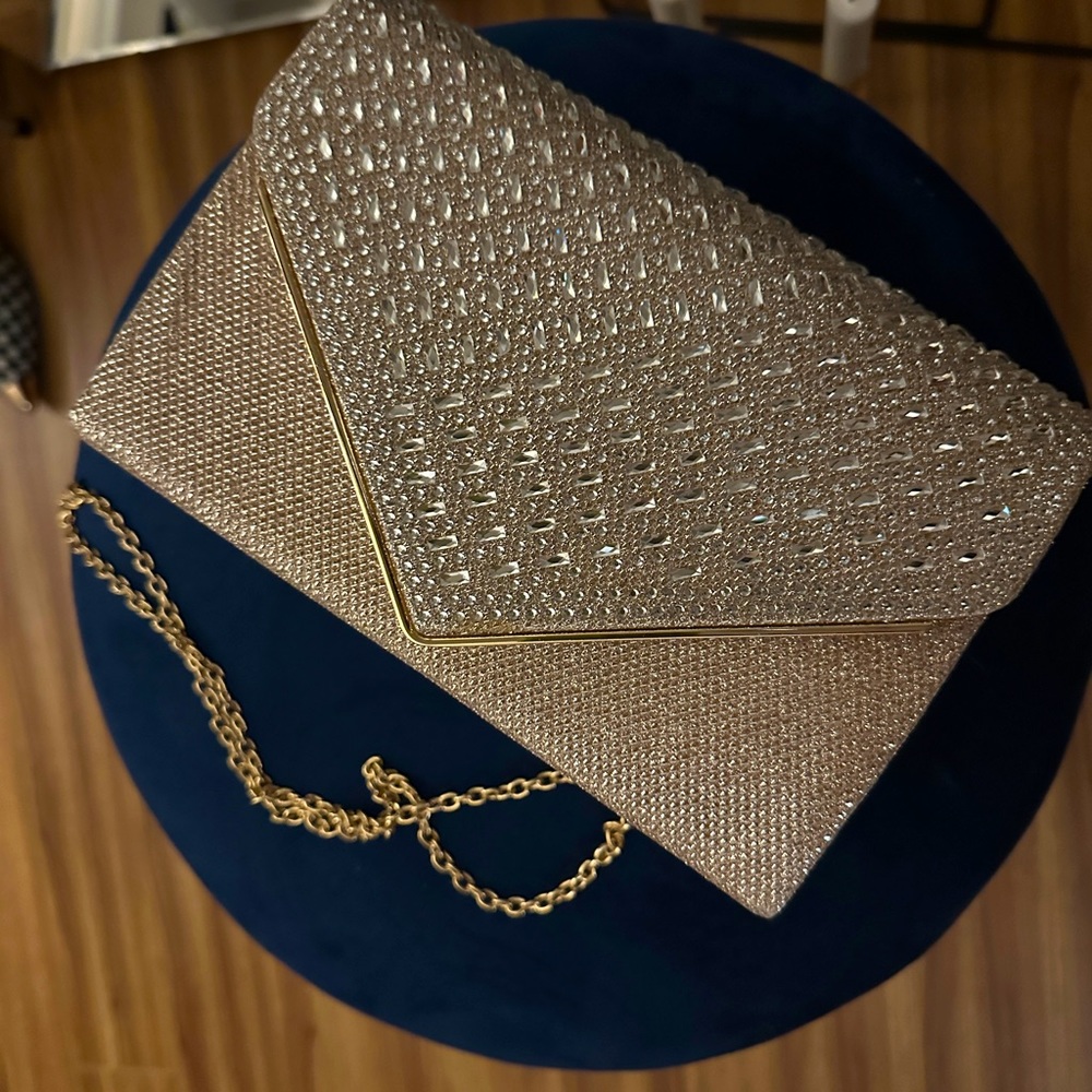 Beautiful gold/jewel embellished special event handbag, comes with long strap!